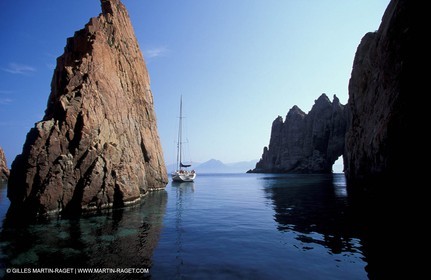 Cruising monohull mooring