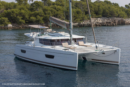 12 09 2016, Cannes (FRA,06), Chantier Fountaine-Pajot, Helia 44