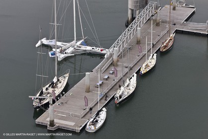 19 05 2010- Lorient- (FRA,56)  - les cinq Pen Duick et l'Hydroptère devant la Cité de la Voile Eric Tabarly
