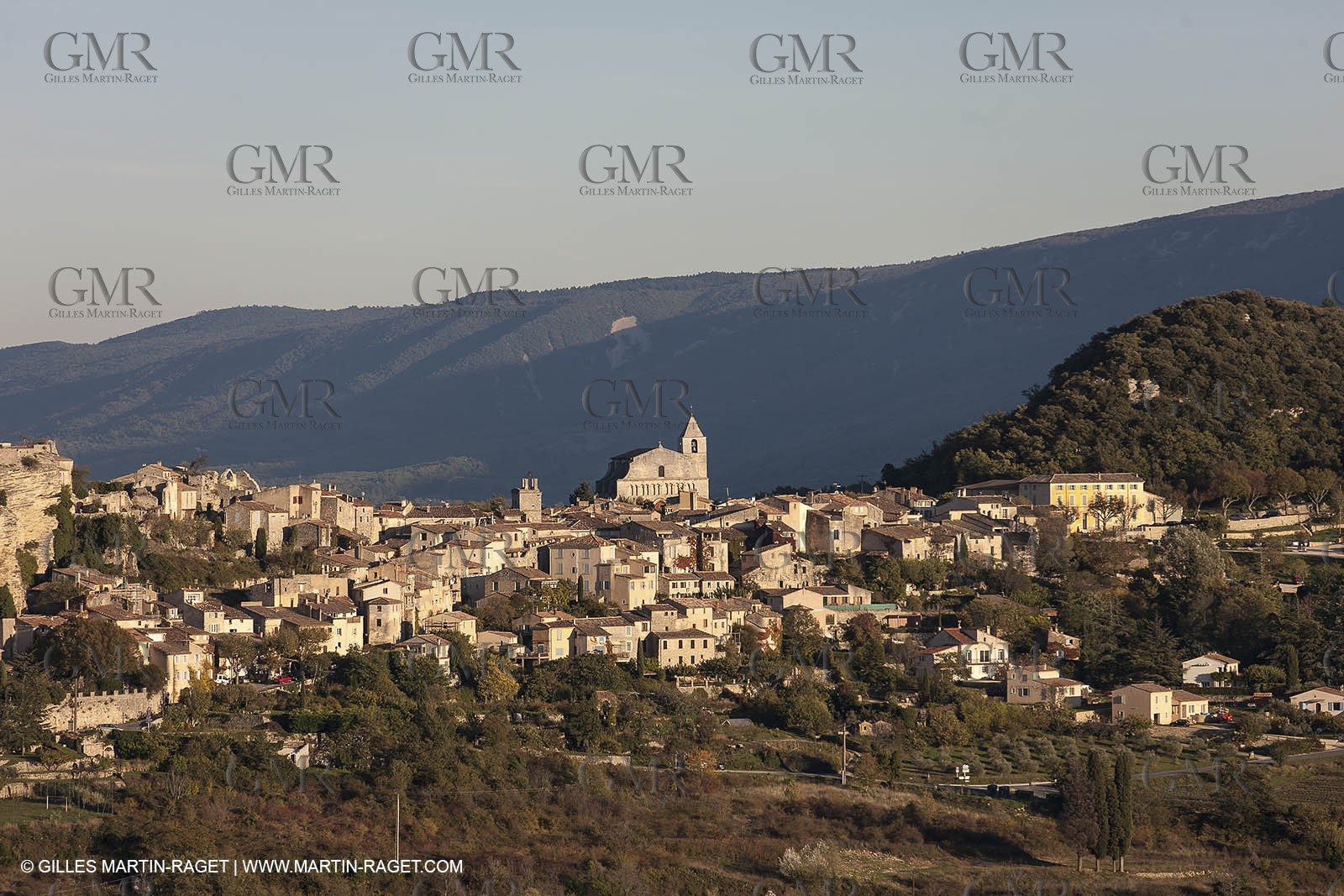 29 10 2012 - Luberon (FRA) as seen from above