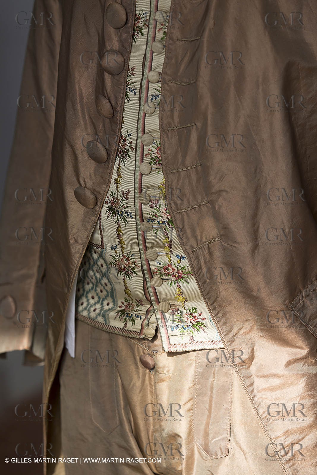 31 10 2013 - Ansouis (FRA,84) - Ansouis castle - Costumes of the exhibit Men costumes