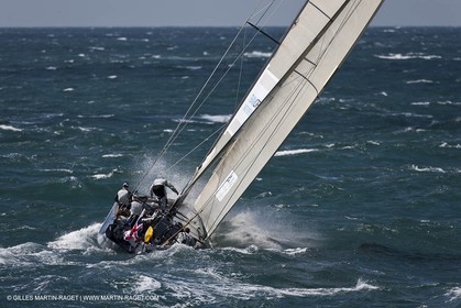 05 08 2010 - Cowes (UK, IOW) - The 1851 Cup -  BMW ORACLE Racing -  - Round The Island Race - From Ste Catherine to the Needles.