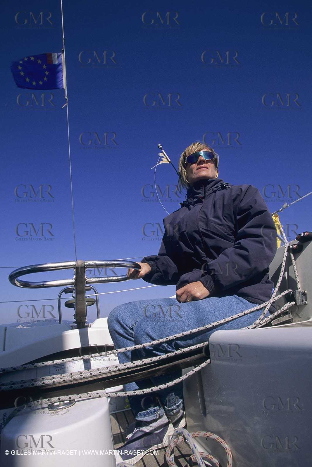 Powerboating, cruising