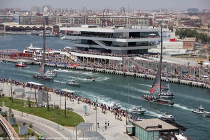 2' 06 2007-Valencia (Spain)- 32nd America's Cup - Final Match - Day 2