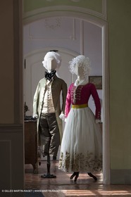 31 10 2013 - Ansouis (FRA,84) - Chateau d'Ansouis - Costumes de l'exposition Habits d'hommes