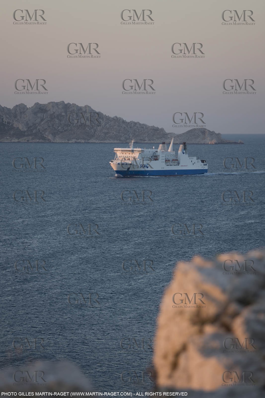 20 06 2008 - Marseille (FRA, 13) - Cruising among the local islands and creeks