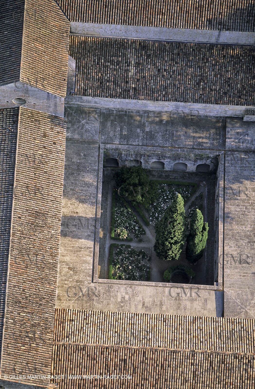 France, Provence, La Roqu d'Anthéron, Abbaye de Silvacane