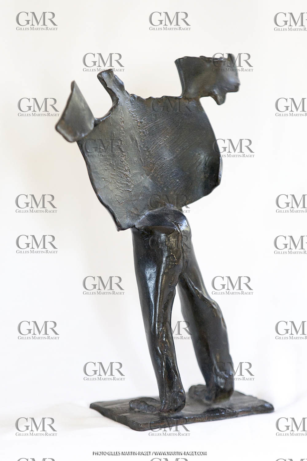 06 03 2016, Marseille, (FRA,13), Oeuvre de Germaine Richier, Homme de la nuit n°1 1954, Bronze patiné foncé, Numéroté 8 8, Fondeur L. Thinot, Paris, 27,5 x 20,4 x 9 cm, Collection particulière