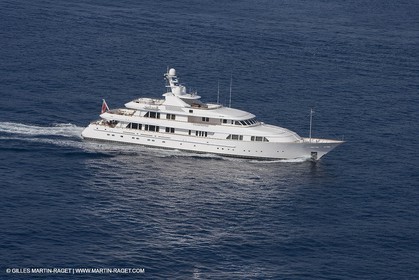 28 07 2007 - St Jean Cap Ferrat - SuperYachts - Motor Yachts - Hampshire