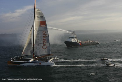Orange II - 2005 Jules Verne Trophy finish in Brest - At sea
