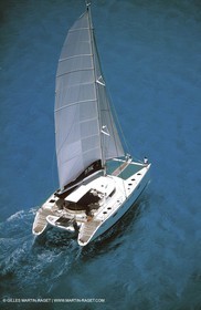 Multicoque sous voile
