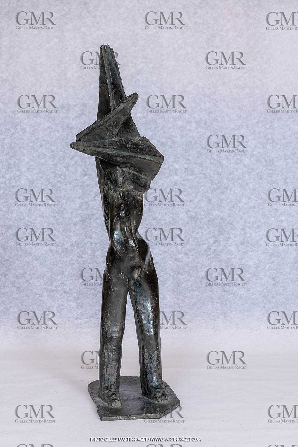 08 01 2023, Marseille (FRA), Oeuvre de Germaine Richier, Guerrier n° 2 1953, Bronze patiné foncé, Fondeur : L.Thinot, Paris, 39 x 9 x 20 cm, Collection particulière