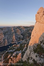 Décembre 2009 - Marseille (FRA) - Les Calanques - Morgiou vue depuis le Belvédère de Sugiton