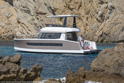 08 04 2015, Andraitx (Isla de Mallorca, Islas Baleares, ESP), Chantier Fountaine-Pajot, Motor Yacht 37