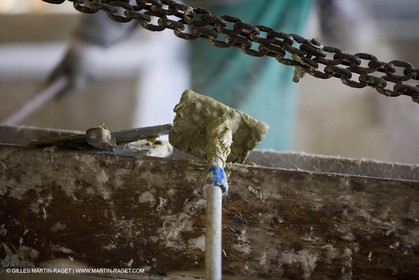 01 02 2007 - Salon de Provence - Fabrication traditionelle du savon de Marseille aux savonneries Marius Fabre - Outils**01 02 2007 - Salon de Provence - Traditional soap of Marseille making at Marius Fabre soap maker - Tools