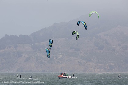 19 07 2013 - San Francisco (USA,CA) - 34th America's Cup - AC Open - Kite Surf contest at Crissie Field