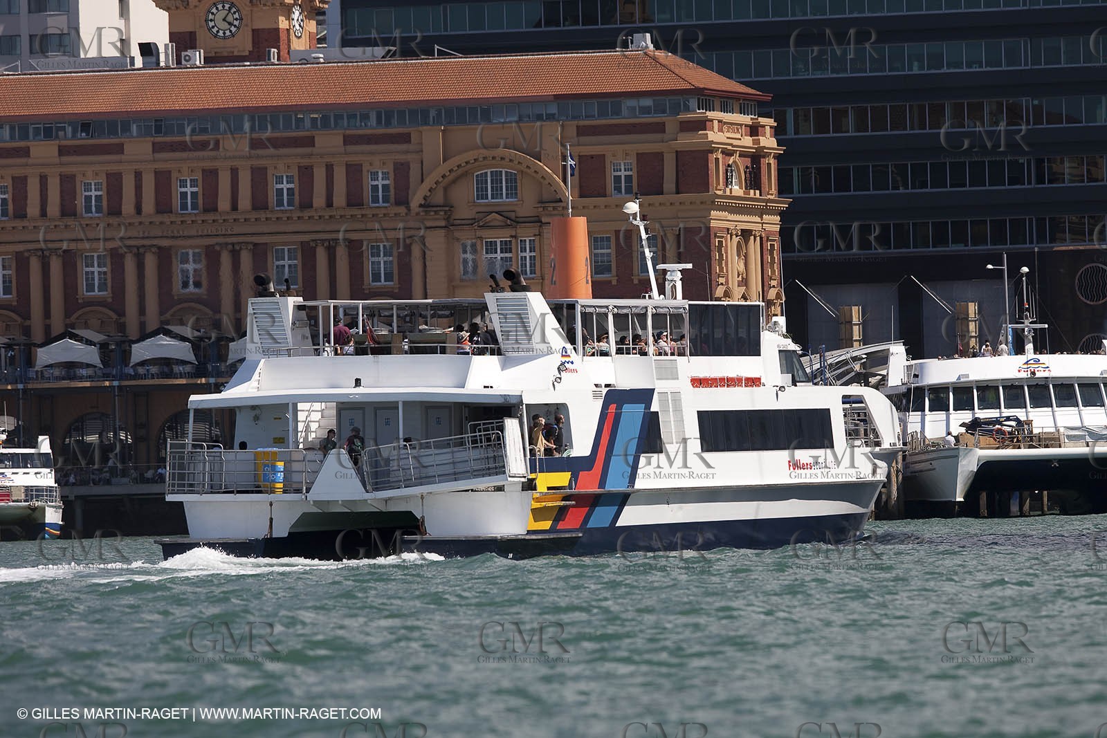 23 01 2009 - Auckland (NZL) -  Louis Vuitton Pacific Series - BMW ORACLE Racing-Tuning up onboard Emirates Team New Zealand yacht