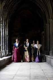 04 03 2007 - Arles - Queen of Arles and her assistants - winter costume trials