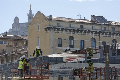 04 02 2013 - Marseille (FRA,13) - Renovation du Quai de la Fraternité (Vieux Port), pose de l'ombrière