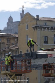 04 02 2013 - Marseille (FRA,13) - Renovation du Quai de la Fraternité (Vieux Port), pose de l'ombrière