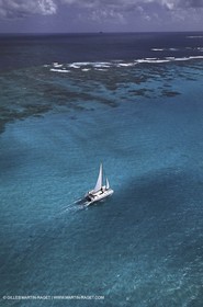 Multicoque sous voile