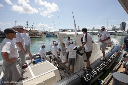 23 01 2009 - Auckland (NZL) - Louis Vuitton Pacific Series - BMW ORACLE Racing - Tuning up onboard Emirates Team New Zealand yacht