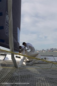 05 07 2012 - New York (USA) - Ocean Krys Race - Speed runs in fornt of NY city