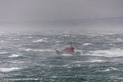 28 10 2012 - Marseille (FRA,13) - MIstral Force 10, La Bonne Mère, vedette SNSM des marins pompiers
