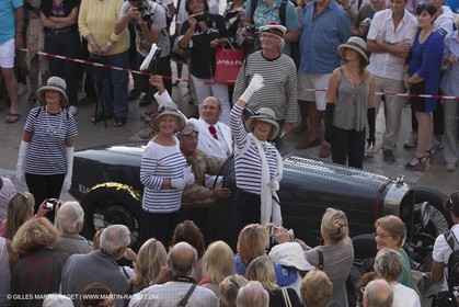 02 10 2014, Saint-Tropez (FRA,83), Voiles de Saint-Tropez 2014, Day 4, défilé des équipages   crew parade
