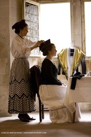 04 03 2007 - Arles - Queen of Arles and her assistants - winter costume trials