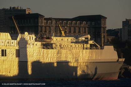 Marine world, Harbor operations