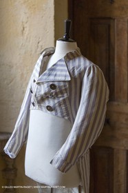 31 10 2013 - Ansouis (FRA,84) - Chateau d'Ansouis - Costumes de l'exposition Habits d'hommes