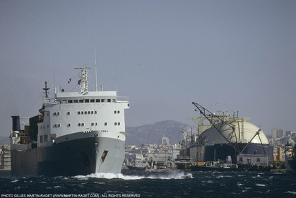France, Provence, Marseille, Port de commerce, opérations portuaires, métiers de la mer