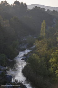 21 04 2018, Bonnieux (FRA,84), Pont Julien et environs