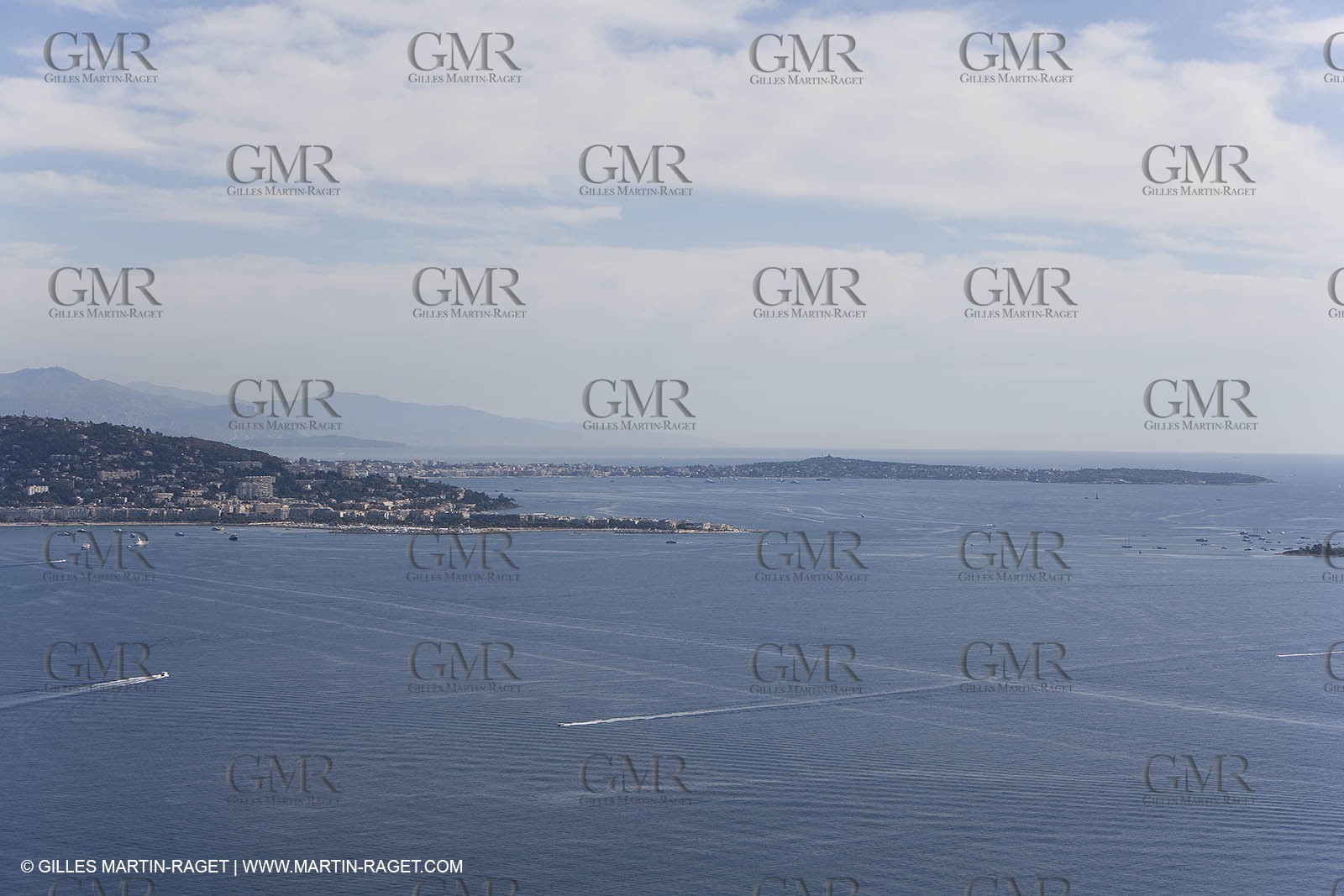 06 09 2007 - Saint Tropez (FRA, 83) - Superyachts - Motoryachts - Mangusta 92 Triple Fun in Saint Tropez - Mooring at Club 55 at Pampelonne Beach