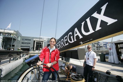 17 04 2007-Valencia (Spain)- 32nd America's Cup - Louis Vuitton Cup - RR1 - Day 2 - BMW ORACLE Racing - Spanish Top Model Laura Ponte 18th man onboard USA 98 for inaugural Louis Vuitton Cup race