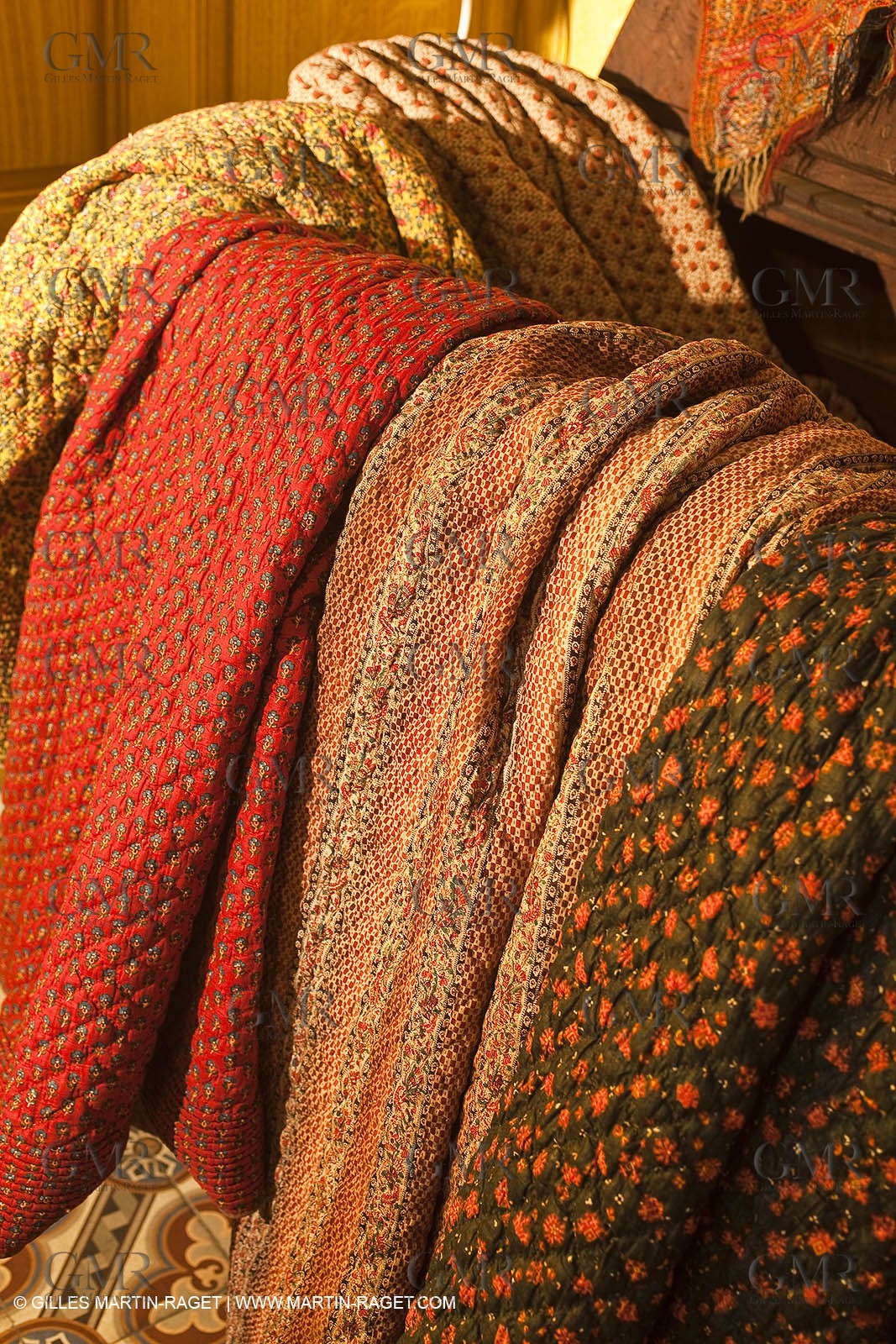 December 2009 - Boutis