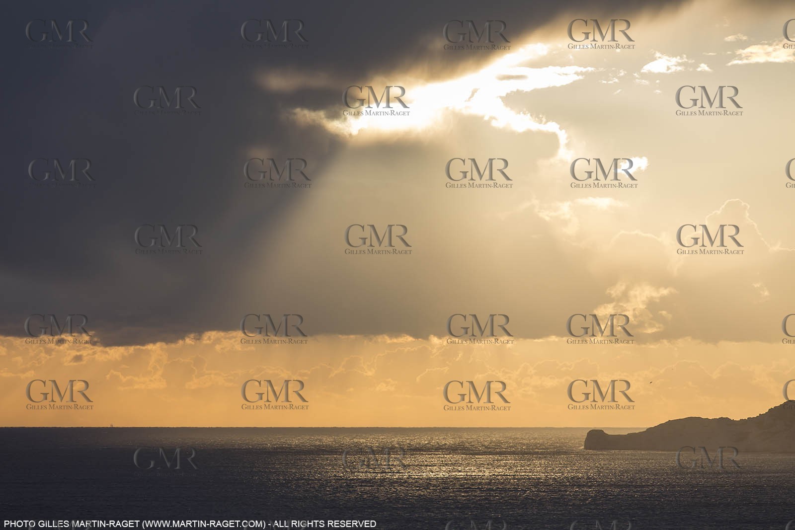 05 03 2015, Marseille (FRA,13), Col de Sormiou, Marseilles as seen from Sormiou pass