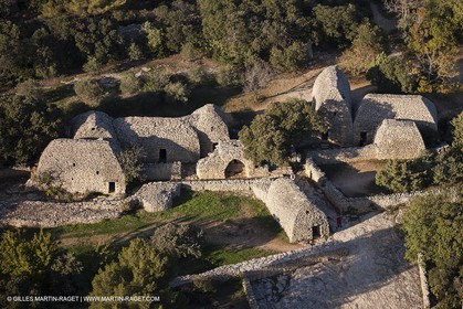 France, Provence, Luberon, Gordes, Village des Bories