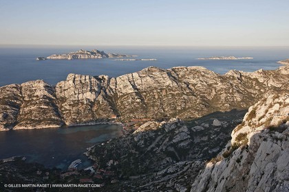 04 04 2009 - Marseille (FRA, 13) - Les Calanques - Calanque de Sormiou vue depuis le Baou Rond