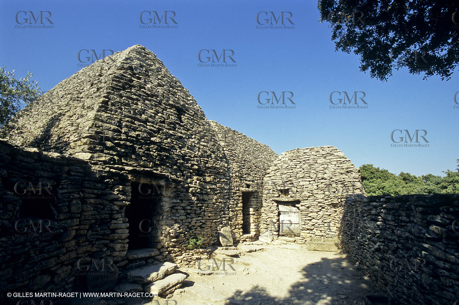 France, Provence, Luberon, Gordes, Village des Bories