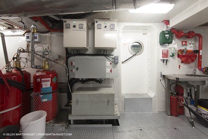 11 09 2014 - la Ciotat (FRA,13) - onboar Al Azzizi, oceanographic research ship buit by H2X boat yard, measure devices manipuation