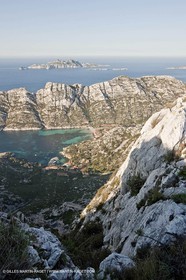 04 04 2009 - Marseille (FRA, 13) - Les Calanques - Marseille as seen from the top of the Baou Rond summit