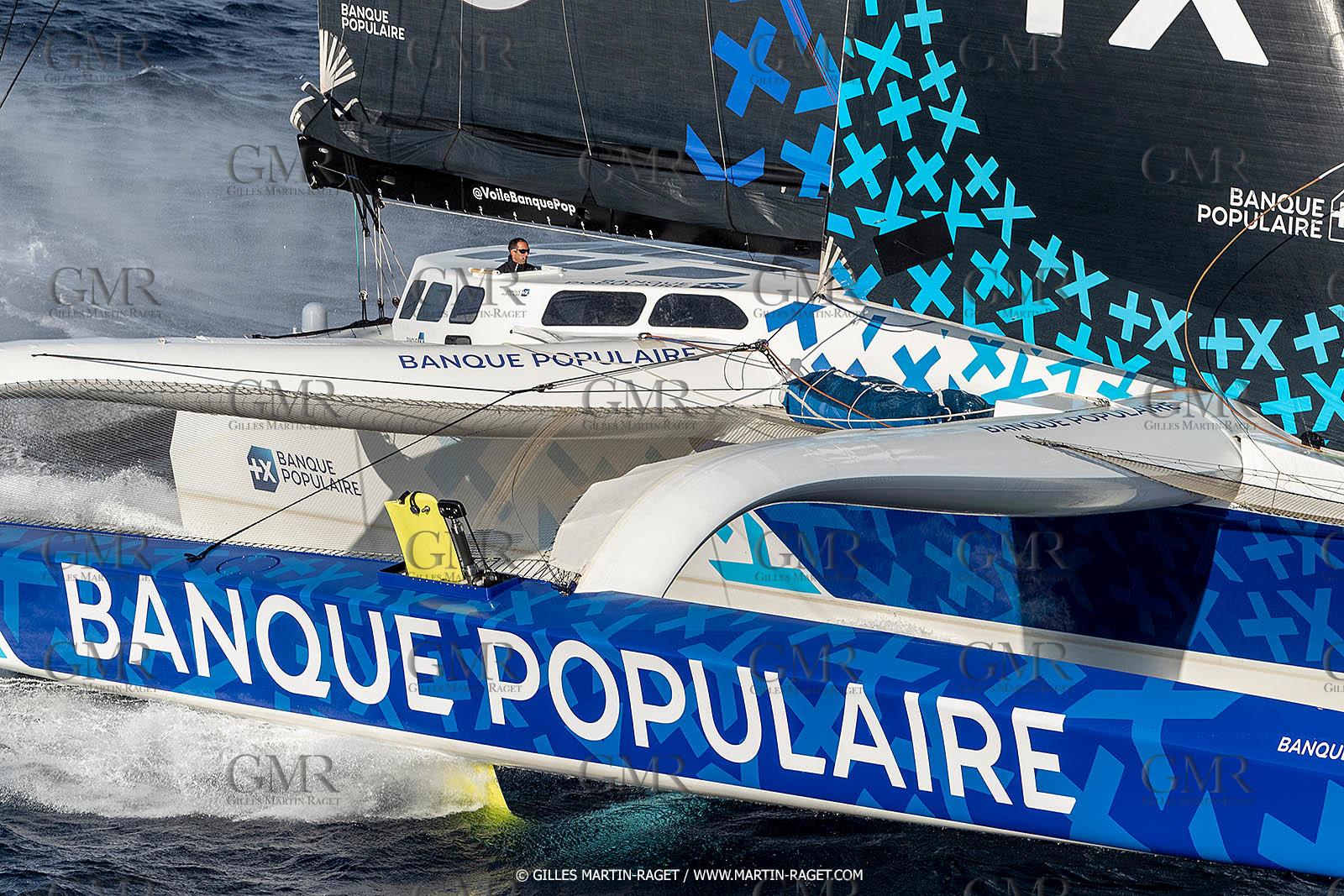 Banque Populaire devant Marseille