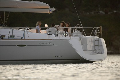 Monocoque de croisiere au mouillage