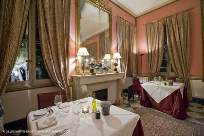 28 10 2007 - St Rémy de Provence (FRA,13) - Chateau des Alpilles