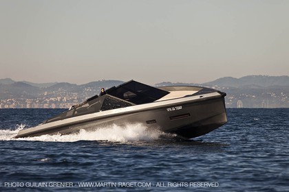 11 11 2009 - Saint Jean Cap Ferrat (FRA,06) Wally Yachts - Wallypower 55