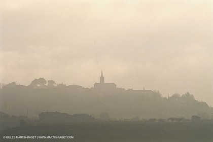 Luberon en hiver vers Saint Saturnin les Apts (FRA,84)