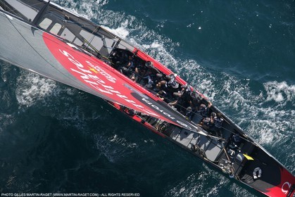 09 05 2007-Valencia (Spain)- 32nd America's Cup - Louis Vuitton Cup - RR2 - Day 11 - BMW ORACLE Racing