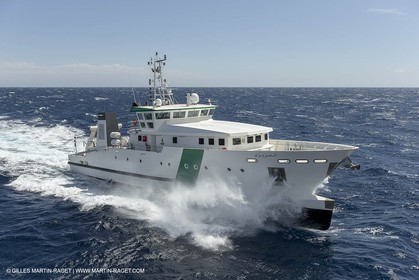 Al Azizi - Chantier H2X - Navires de recherche océanographique - Essais en mer au large de La Ciotat (FRA,13) - 29 07 2014